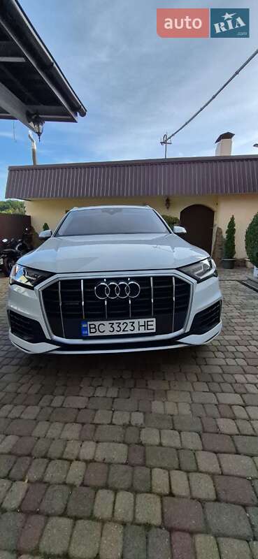 Внедорожник / Кроссовер Audi Q7 2020 в 