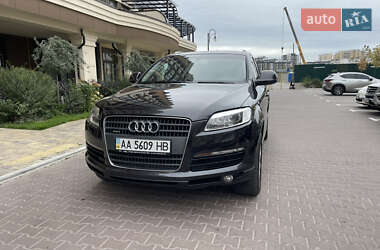 Внедорожник / Кроссовер Audi Q7 2007 в 