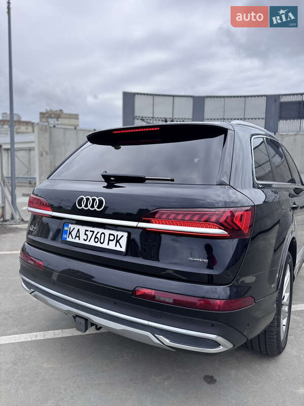 Внедорожник / Кроссовер Audi Q7 2019 в Киеве