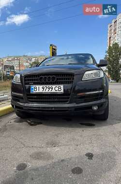 Позашляховик / Кросовер Audi Q7 2007 в 