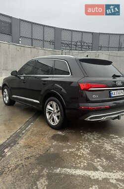 Внедорожник / Кроссовер Audi Q7 2019 в 
