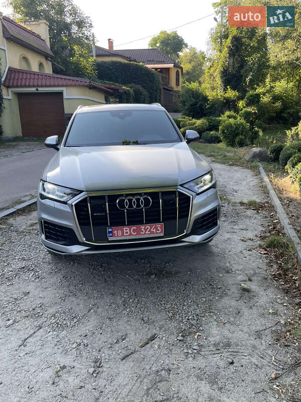 Позашляховик / Кросовер Audi Q7 2021 в Житомирі
