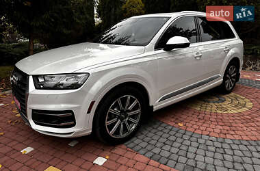 Позашляховик / Кросовер Audi Q7 2017 в 
