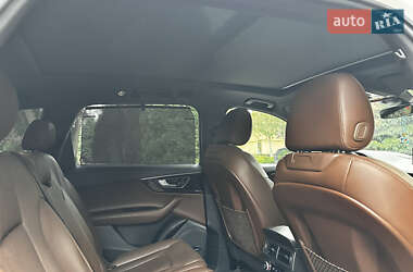 Позашляховик / Кросовер Audi Q7 2017 в 