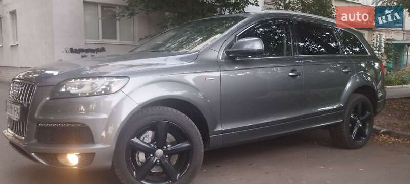 Позашляховик / Кросовер Audi Q7 2013 в Сумах