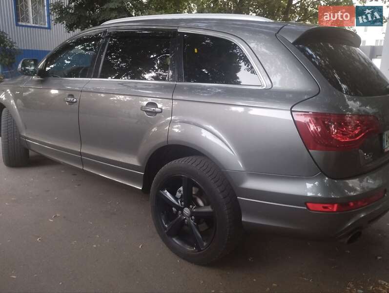 Позашляховик / Кросовер Audi Q7 2013 в Сумах