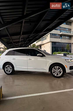 Позашляховик / Кросовер Audi Q7 2017 в  фото 6 Позашляховик / Кросовер Audi Q7 2017 в