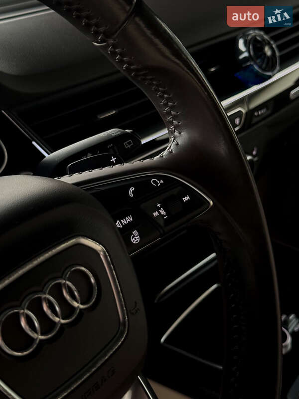 Позашляховик / Кросовер Audi Q7 2017 в Дніпрі