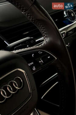 Позашляховик / Кросовер Audi Q7 2017 в  фото 14 Позашляховик / Кросовер Audi Q7 2017 в
