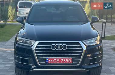 Позашляховик / Кросовер Audi Q7 2017 в 
