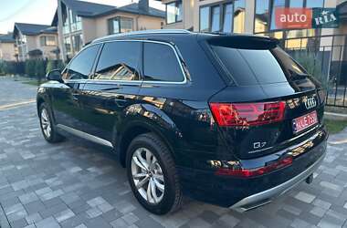Позашляховик / Кросовер Audi Q7 2017 в 
