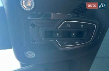 Позашляховик / Кросовер Audi Q7 2017 в 