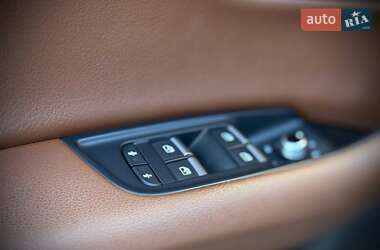 Позашляховик / Кросовер Audi Q7 2017 в 