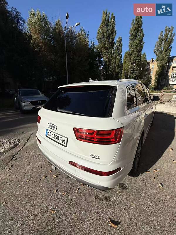 Позашляховик / Кросовер Audi Q7 2016 в Києві