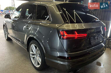 Внедорожник / Кроссовер Audi Q7 2017 в 