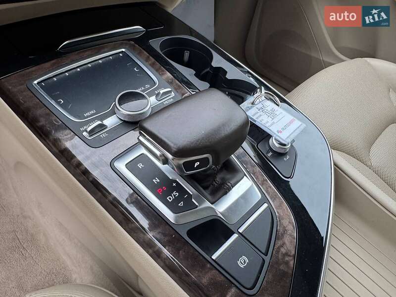 Позашляховик / Кросовер Audi Q7 2017 в Луцьку