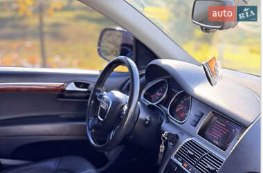 Позашляховик / Кросовер Audi Q7 2011 в 