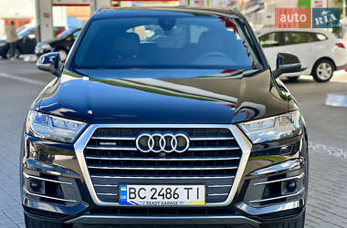 Внедорожник / Кроссовер Audi Q7 2018 в 