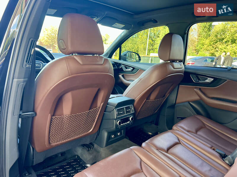 Позашляховик / Кросовер Audi Q7 2018 в Житомирі