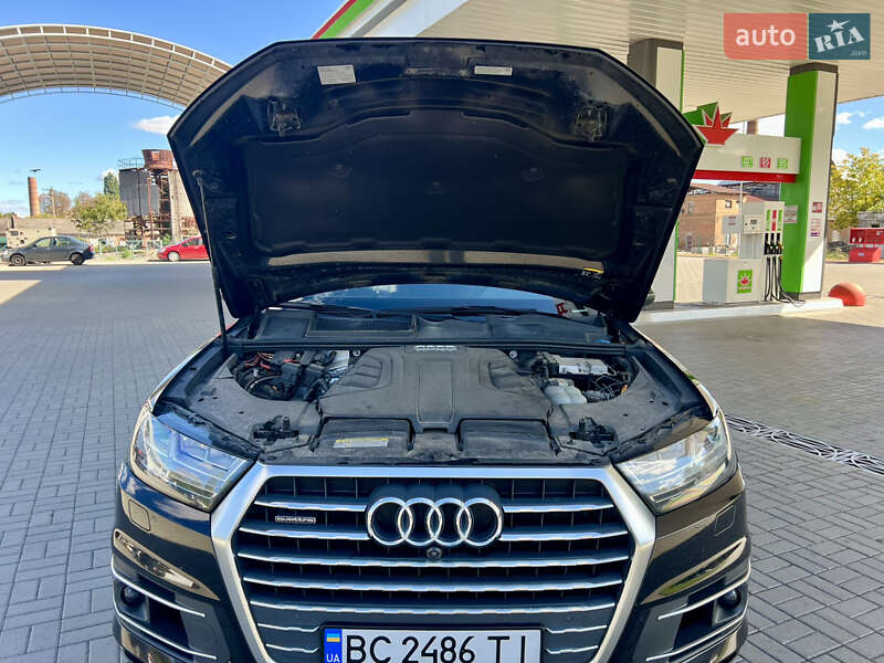 Позашляховик / Кросовер Audi Q7 2018 в Житомирі