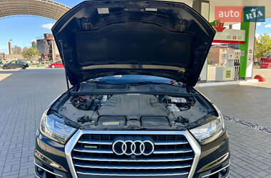 Внедорожник / Кроссовер Audi Q7 2018 в 
