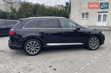 Позашляховик / Кросовер Audi Q7 2017 в 
