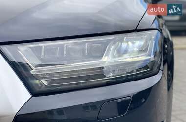 Позашляховик / Кросовер Audi Q7 2017 в 