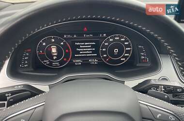 Позашляховик / Кросовер Audi Q7 2017 в 