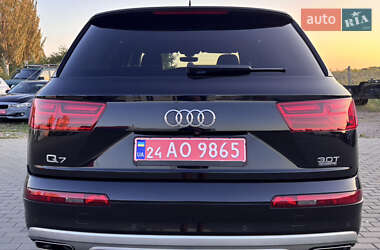 Позашляховик / Кросовер Audi Q7 2017 в 