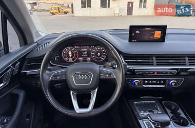 Позашляховик / Кросовер Audi Q7 2017 в 
