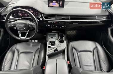 Позашляховик / Кросовер Audi Q7 2018 в 