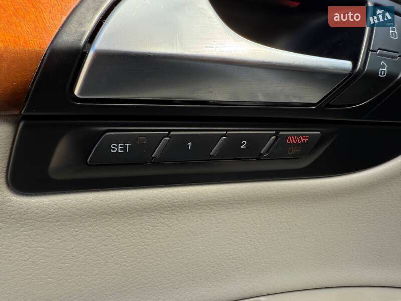 Внедорожник / Кроссовер Audi Q7 2013 в Киеве