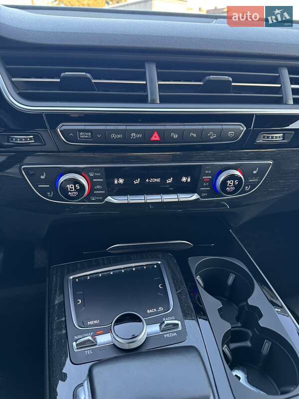 Позашляховик / Кросовер Audi Q7 2018 в Львові