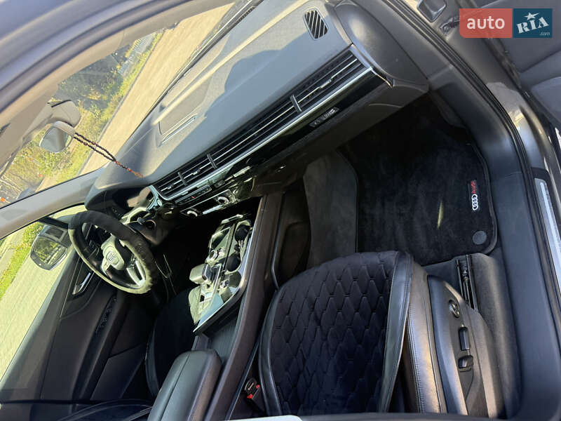 Позашляховик / Кросовер Audi Q7 2015 в Запоріжжі