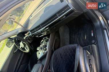 Позашляховик / Кросовер Audi Q7 2015 в 