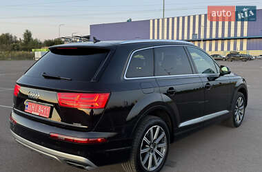 Позашляховик / Кросовер Audi Q7 2016 в 