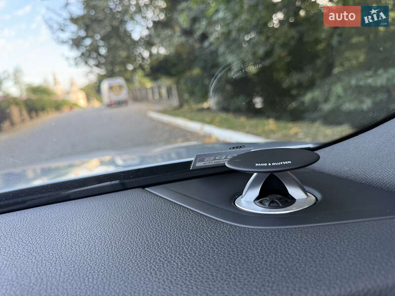 Позашляховик / Кросовер Audi Q7 2016 в Чернівцях