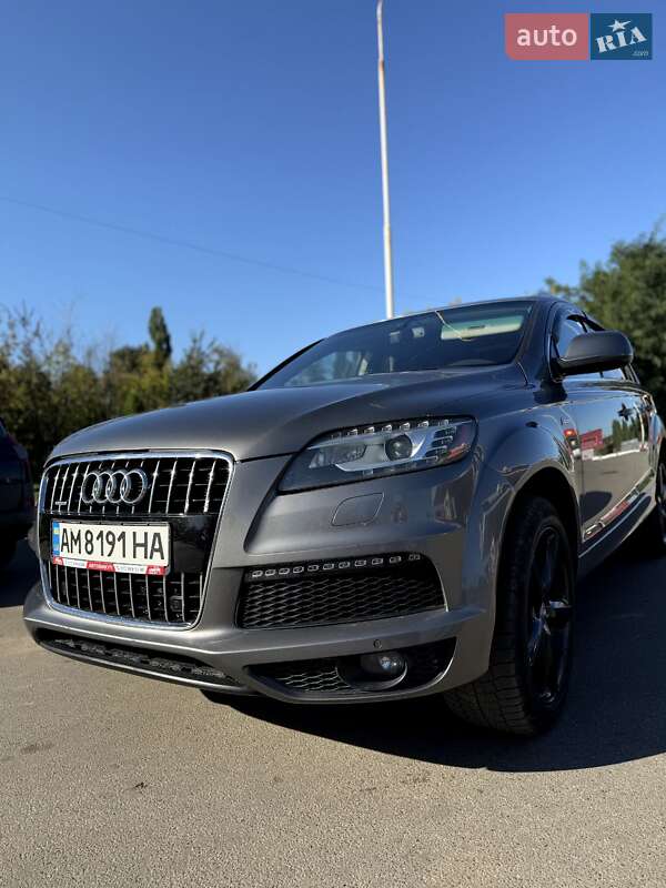 Внедорожник / Кроссовер Audi Q7 2013 в Сумах