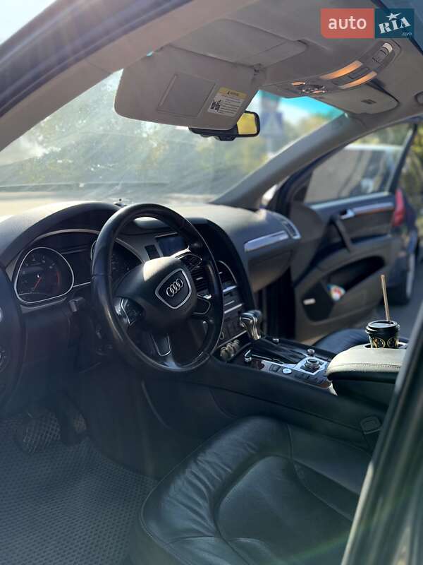 Внедорожник / Кроссовер Audi Q7 2013 в Сумах