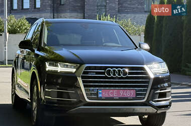 Позашляховик / Кросовер Audi Q7 2017 в 