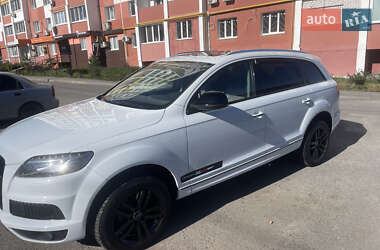 Позашляховик / Кросовер Audi Q7 2012 в 