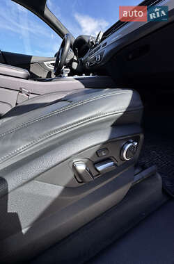 Позашляховик / Кросовер Audi Q7 2018 в 