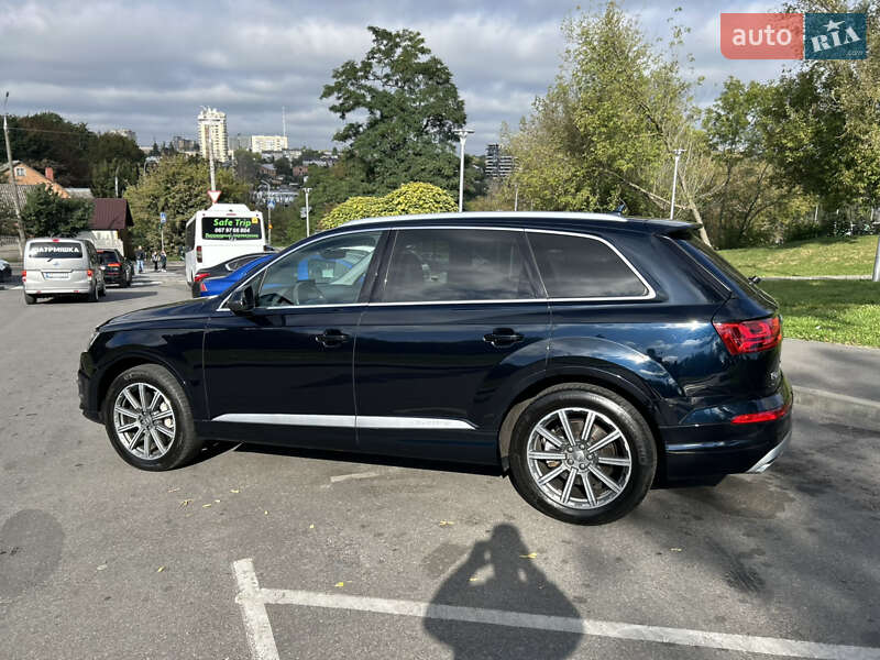 Позашляховик / Кросовер Audi Q7 2016 в Вінниці