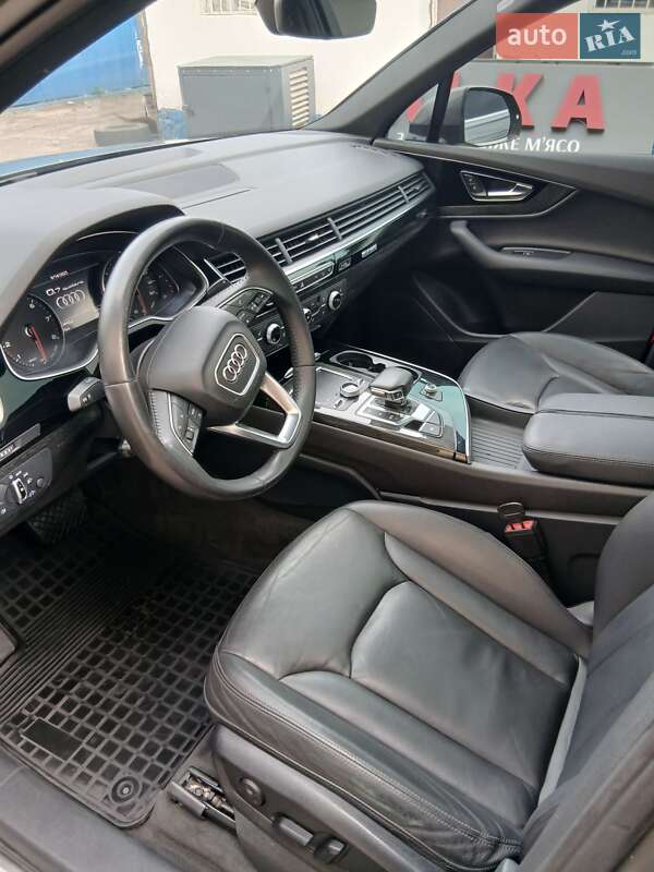 Внедорожник / Кроссовер Audi Q7 2017 в Владимире