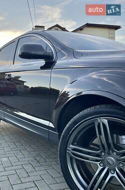 Внедорожник / Кроссовер Audi Q7 2011 в 