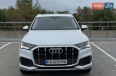 Позашляховик / Кросовер Audi Q7 2023 в 