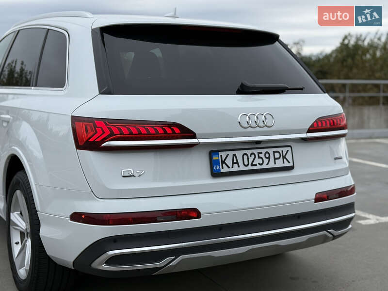 Позашляховик / Кросовер Audi Q7 2023 в Києві