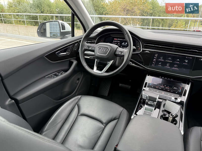 Позашляховик / Кросовер Audi Q7 2023 в Києві