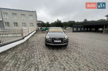 Позашляховик / Кросовер Audi Q7 2012 в 