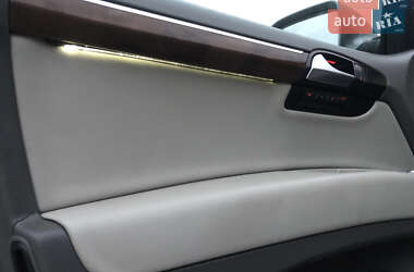 Позашляховик / Кросовер Audi Q7 2012 в 
